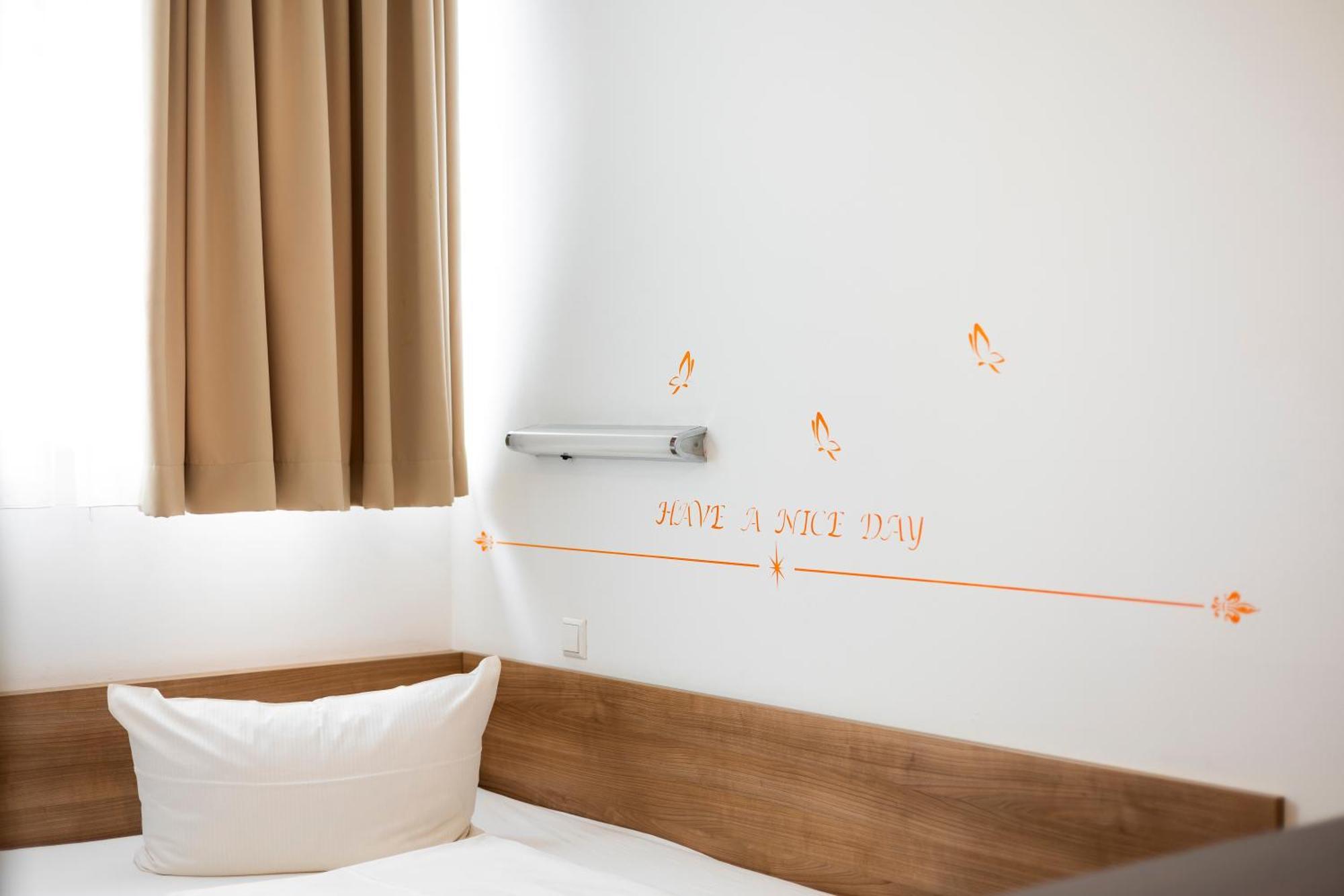 Orange Hotel Und Apartments Neu-Ulm Zewnętrze zdjęcie