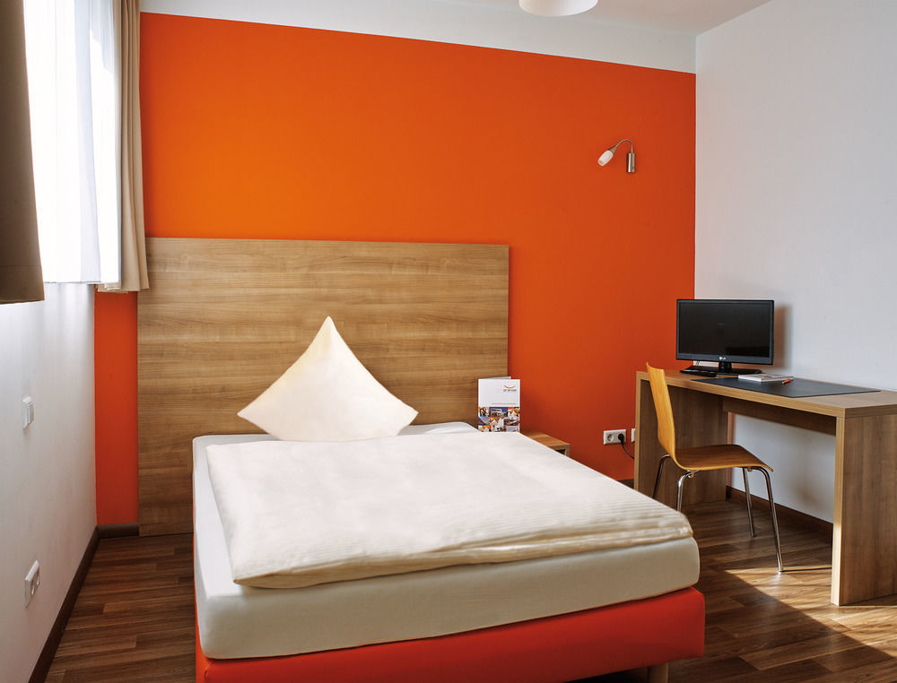 Orange Hotel Und Apartments Neu-Ulm Zewnętrze zdjęcie