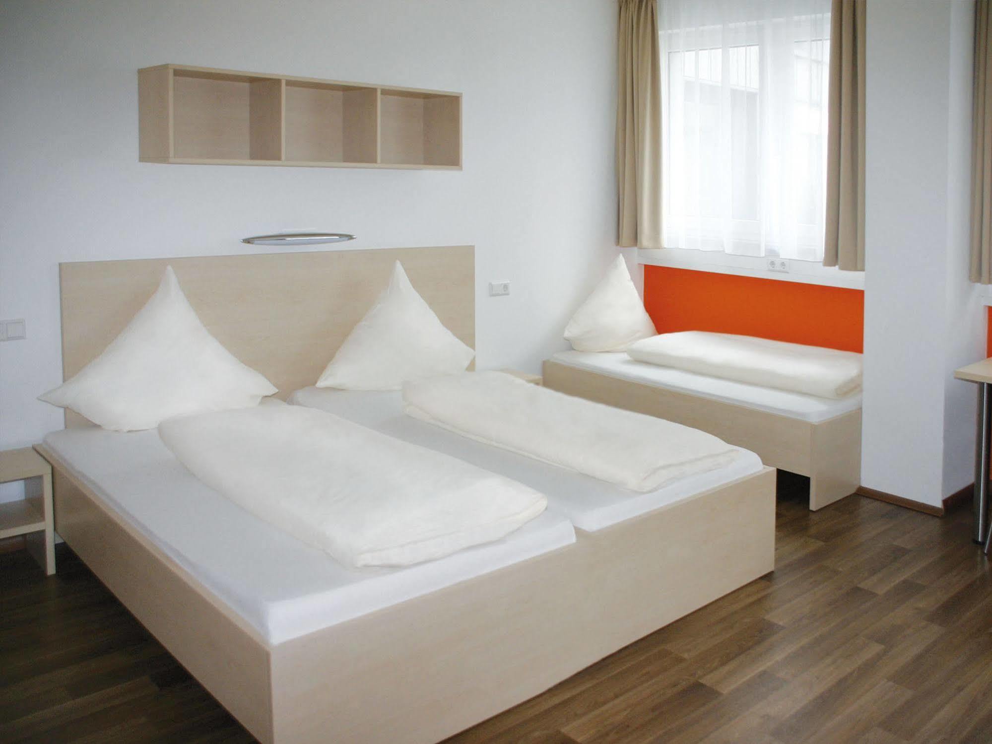 Orange Hotel Und Apartments Neu-Ulm Zewnętrze zdjęcie